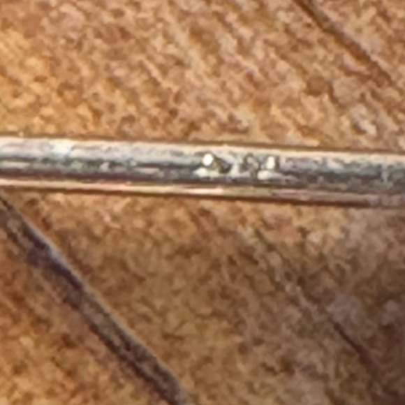 Gold hollow hoop Earrings with snap bar. - Picture 9 of 9